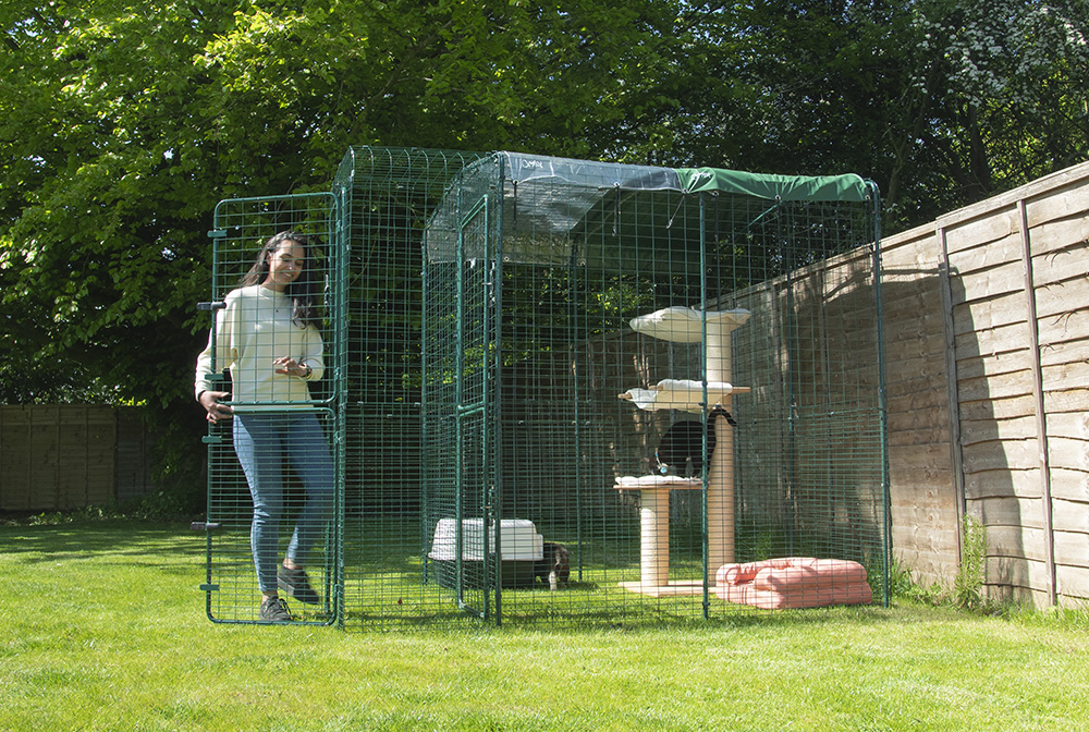 15-omlet-outdoor-cat-run-catio-porch-1.webp