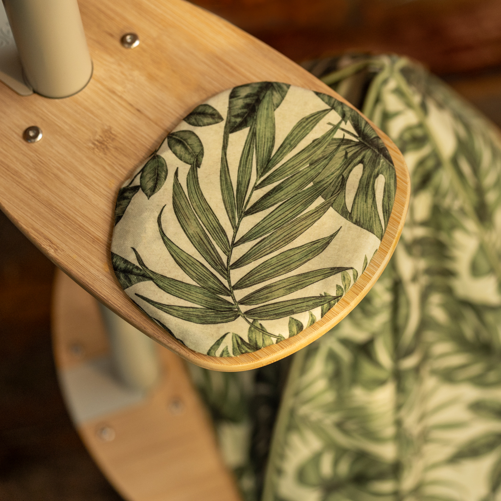 Freestyle - Bamboo Step with Cushion - Secret Garden (includes bracket)